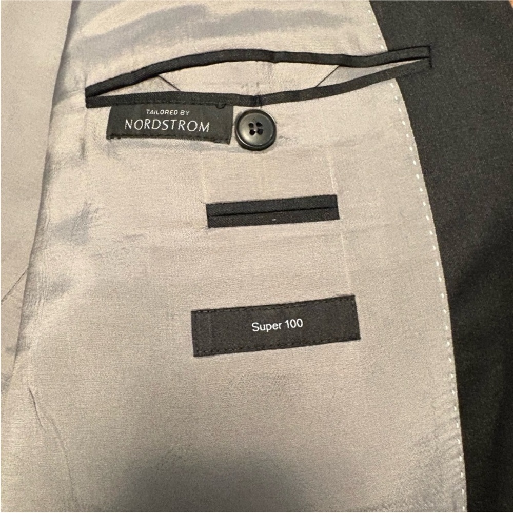 48L Hugo Boss Suit - Picture 9 of 12